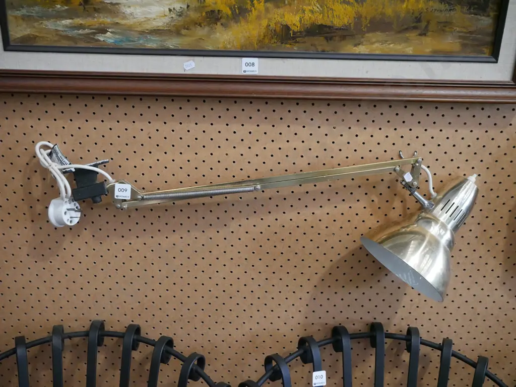 wall mounted anglepoise lamp Image 1++