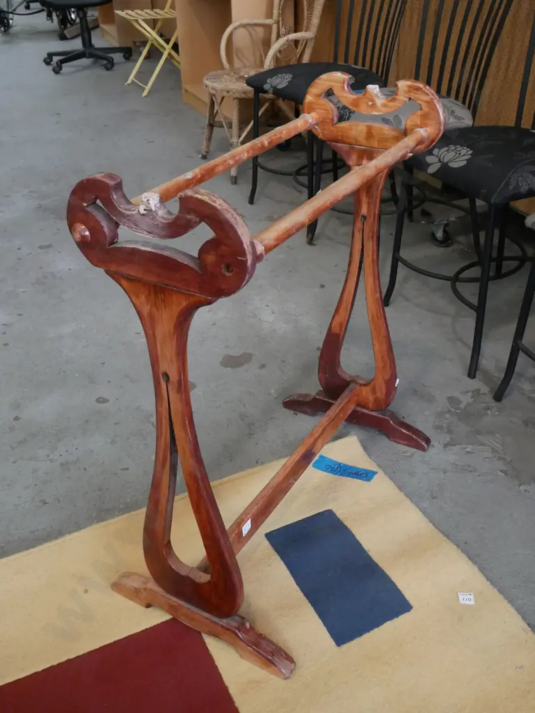 wooden towel rail Image 1++