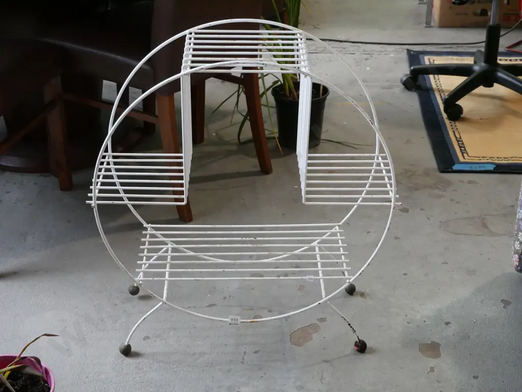 retro bent metal circular jardiniere stand Image 1++