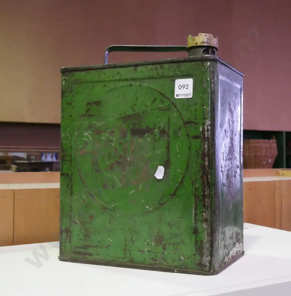 vintage Castrol petrol tin Image 1++
