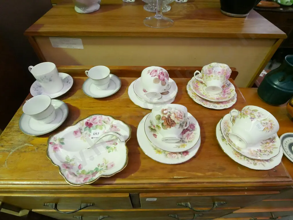 4x trios, cups and saucers, Royal Albert Princess Anne serving dish Image 1++