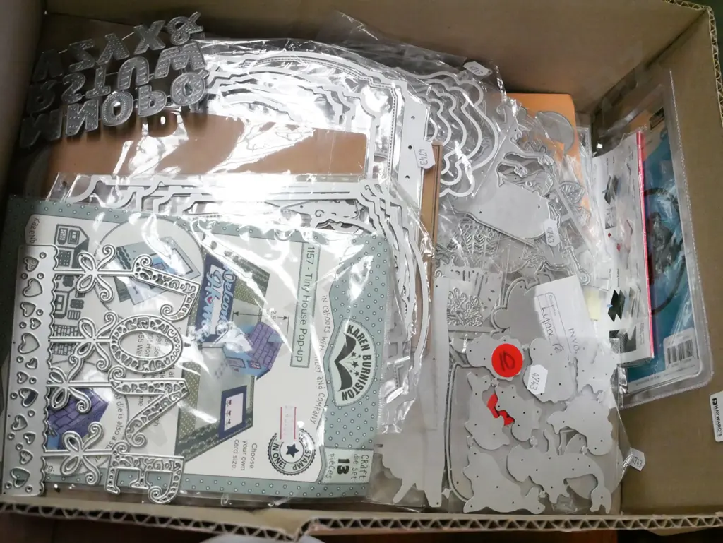 box; crafter's stencils Image 1++