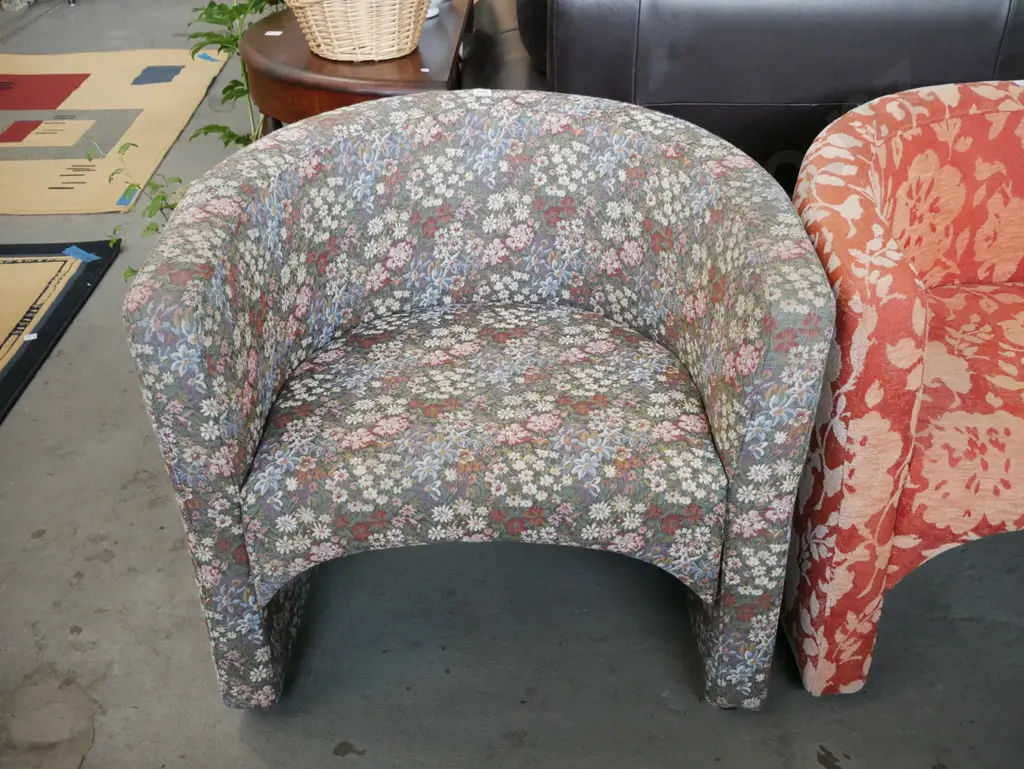 floral upholstered tub chair Image 1++
