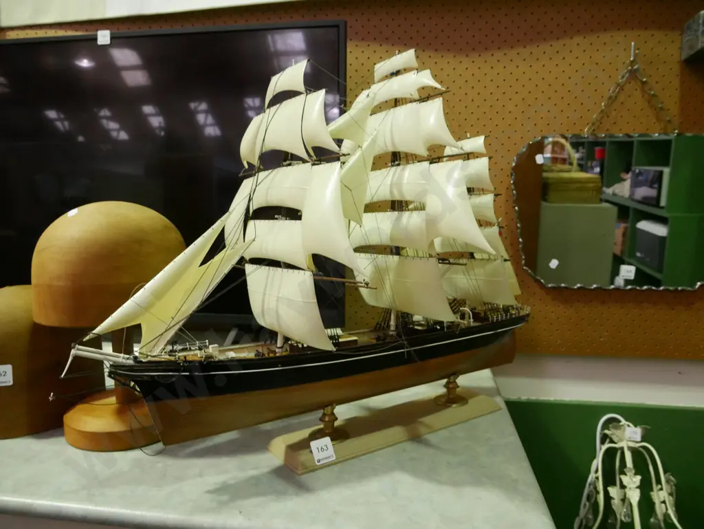 scale model of a sailing ship  Image 1++