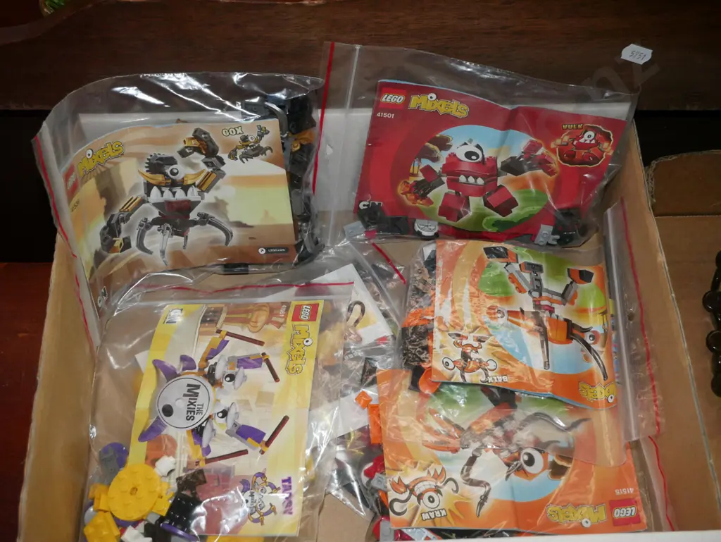 box; various Lego kits Image 1++