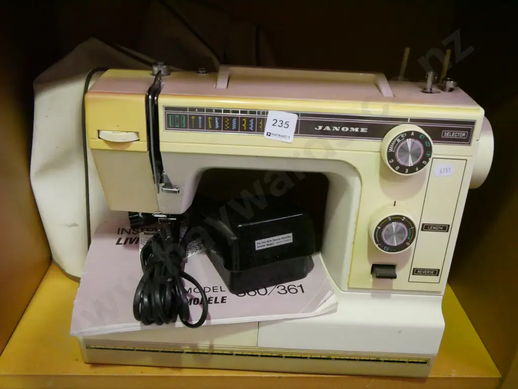 Janome sewing machine Image 1++