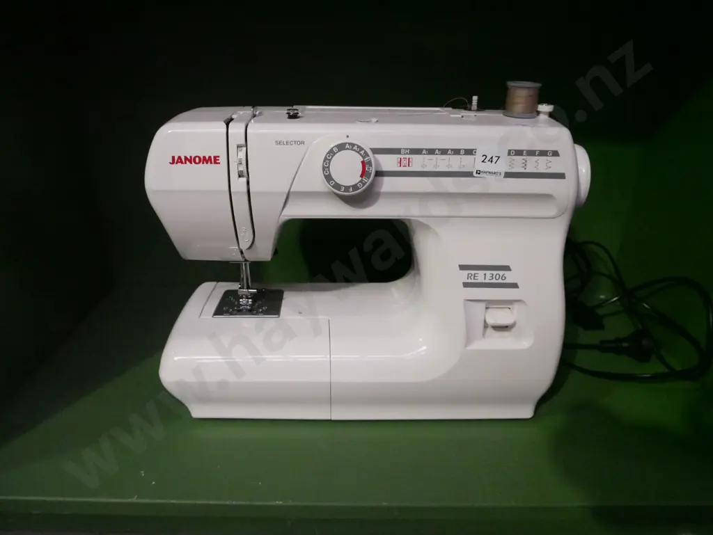 Janome sewing machine Image 1++