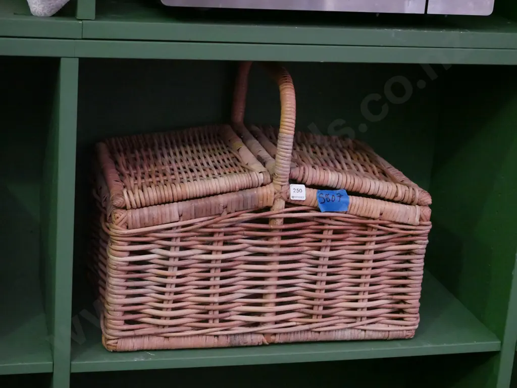 cane laundry hamper Image 1++