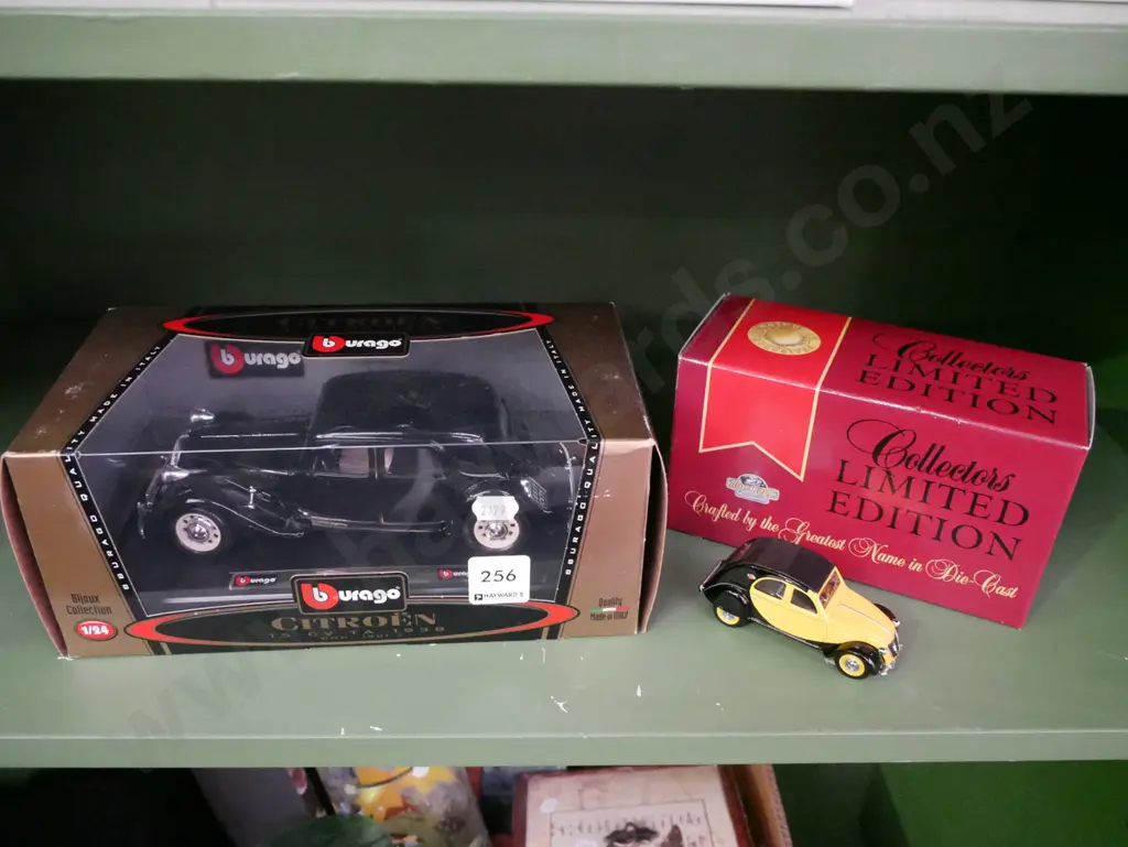 boxed diecast 1:24 scale of Citroen 1938 , Dinky Citroen 2CV Image 1++