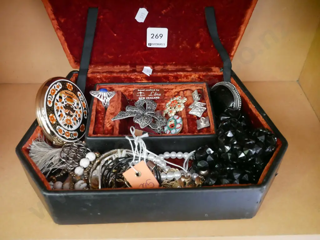 jewellery box; brooches, necklaces, powder compact etc Image 1++