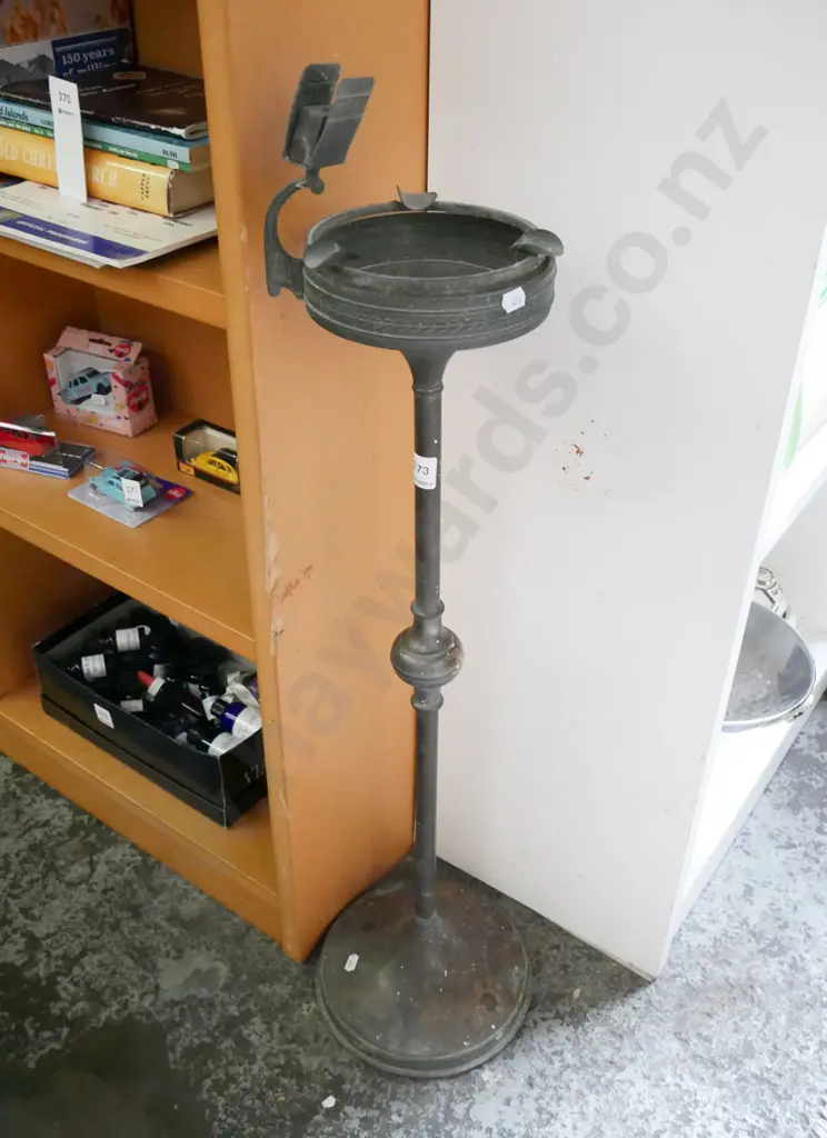 metal smoker's stand H-770 Image 1++