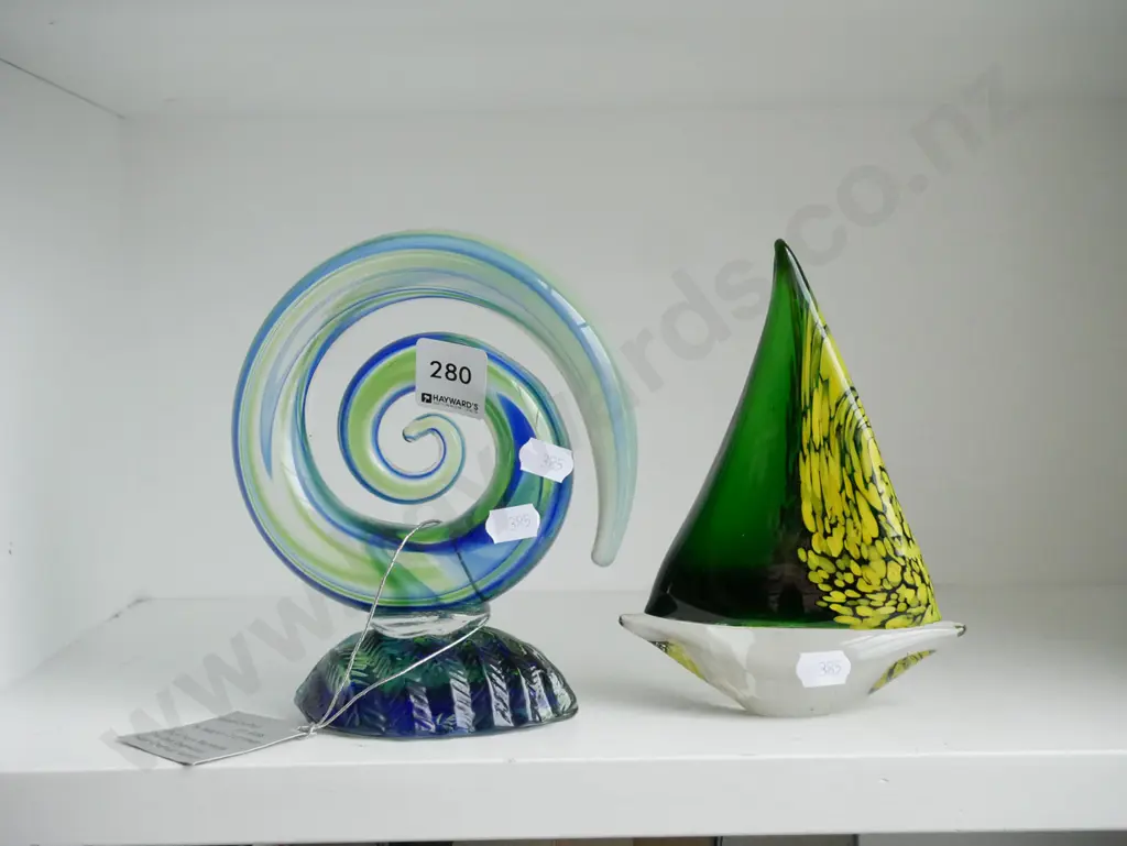 art glass paperweights Image 1++