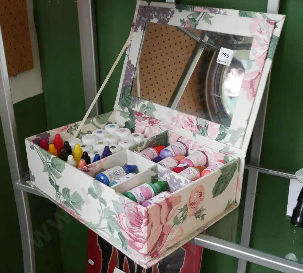 jewellery box, fabric paints Image 1++