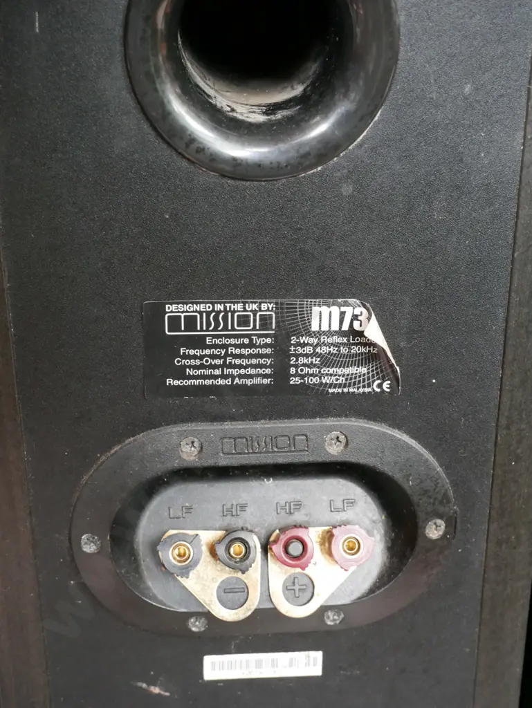 2x floor standing Mission speakers H-880 Image 1++