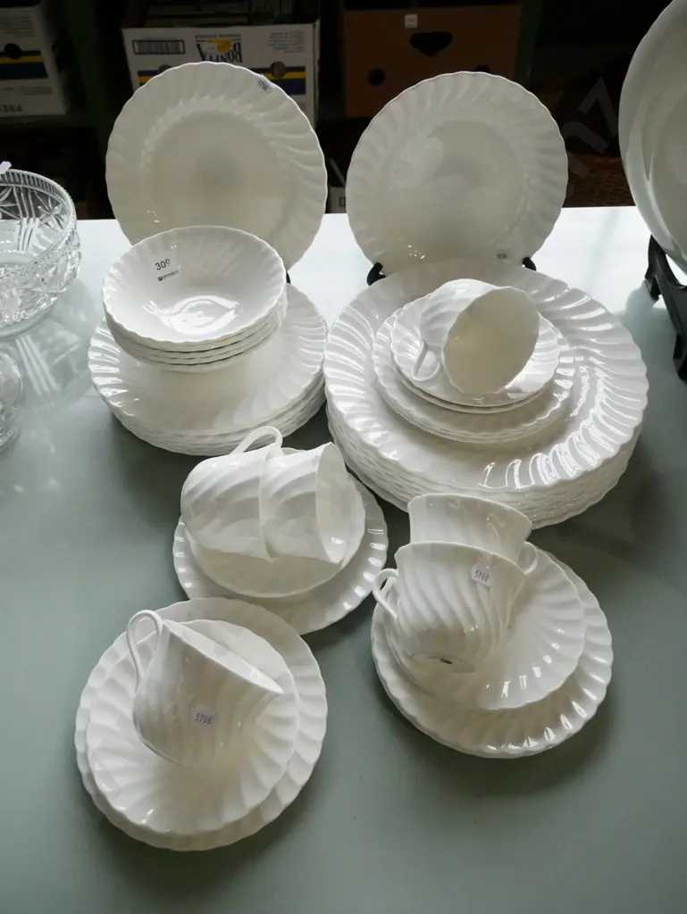 assorted Wedgwood white swirled diner items Image 1++