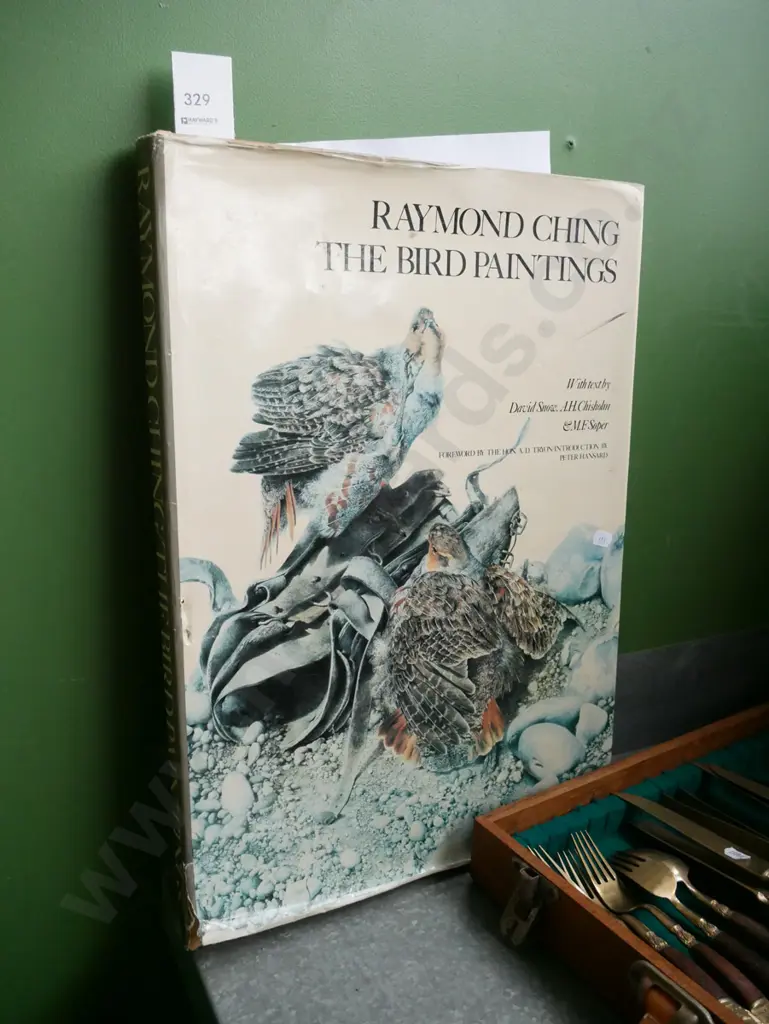 book; Raymond Ching bird paintings - foxing and musty Image 1++