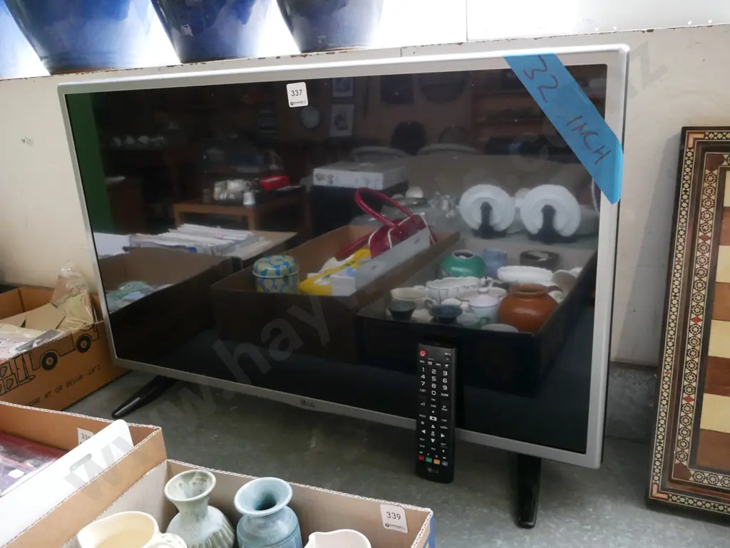 LG 32" TV Image 1++