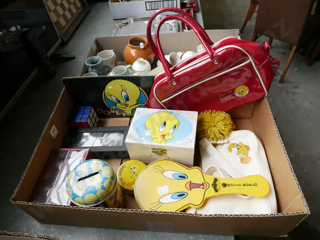 box of Tweety Bird collectables, bags etc Image 1++