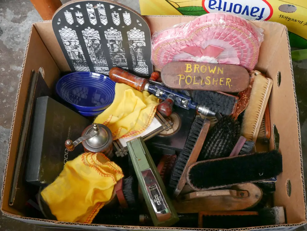 box; shoe polish brushes, pepper grinder etc Image 1++