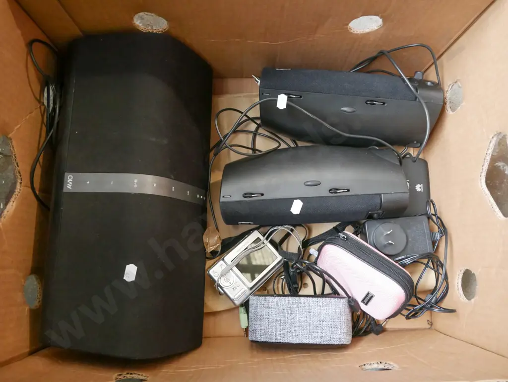 box; digital camera, speakers Image 1++