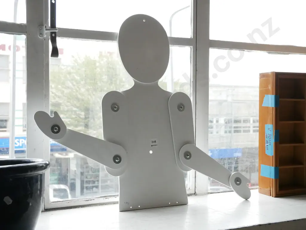wooden cut out torso with articulated arms Image 1++