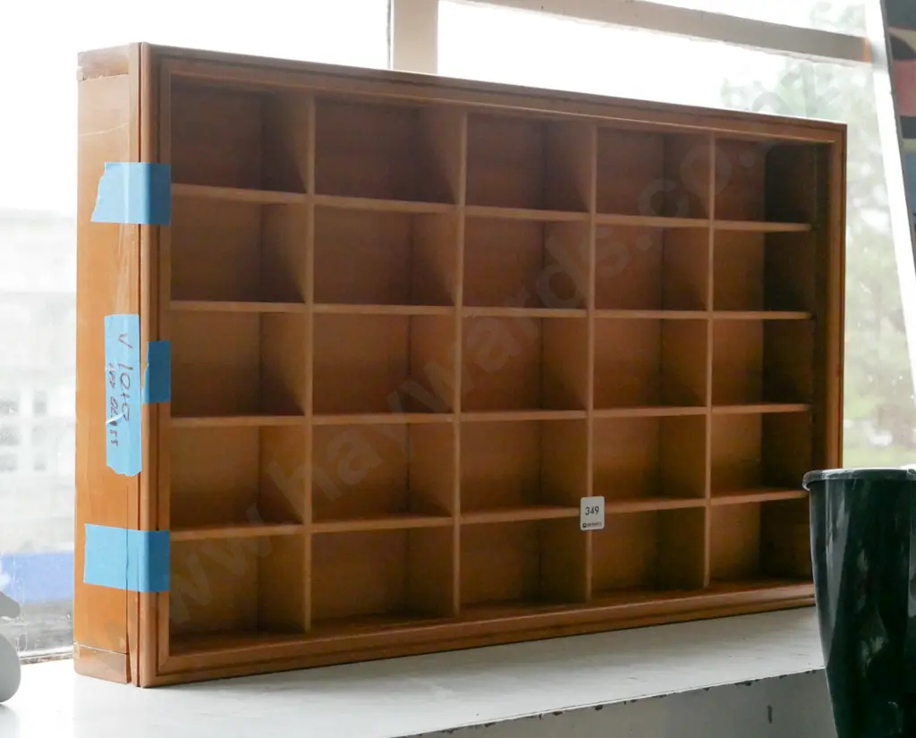 wall mounted display case -no glass Image 1++