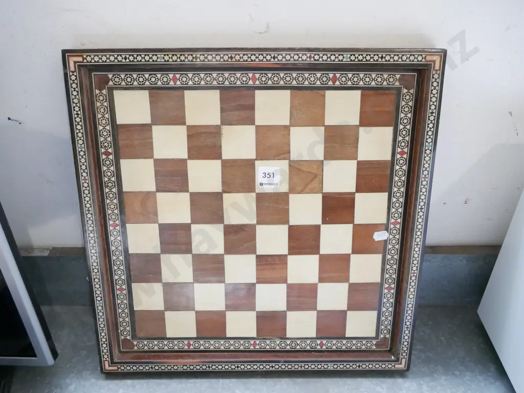 Middle Eastern style wood inlay chess board Image 1++