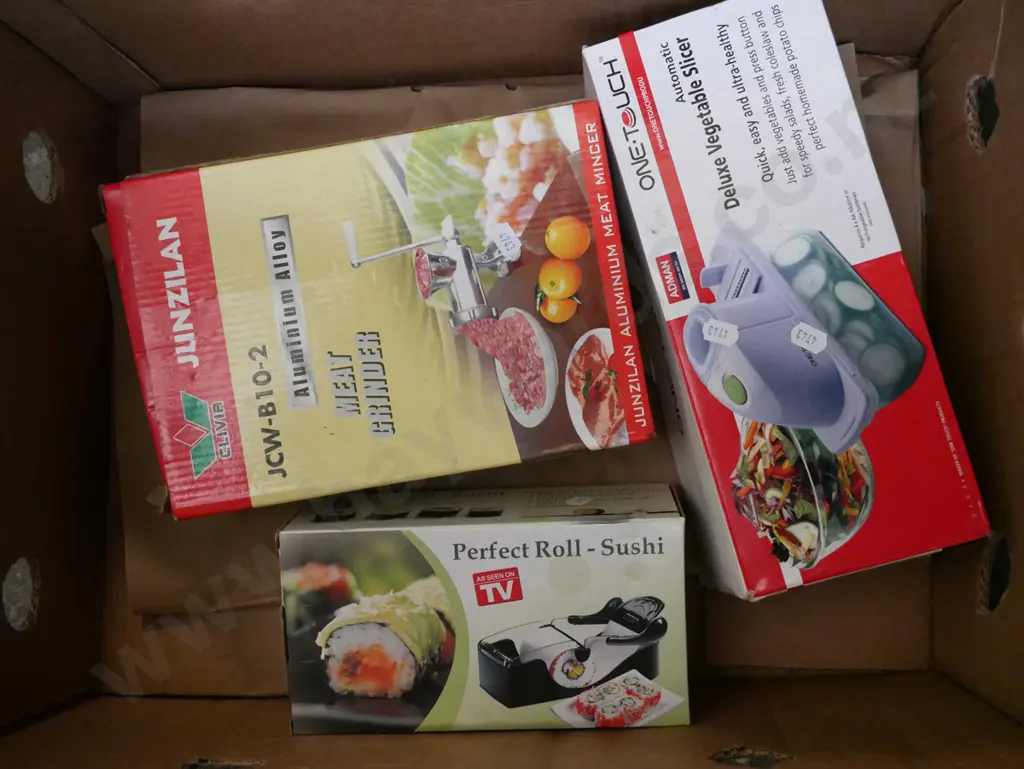 box; meat grinder, sushi maker, deluxe vegetable slicer Image 1++