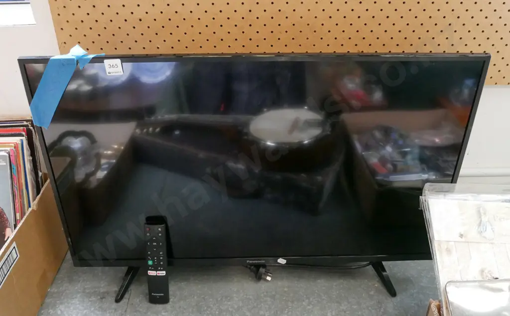 Panasonic 33" TV Image 1++