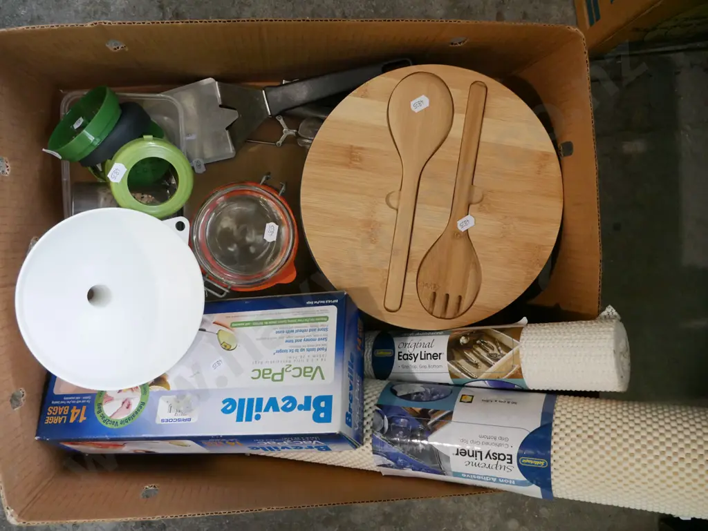 box; Breville backpack, salad bowl, easy liners etc Image 1++