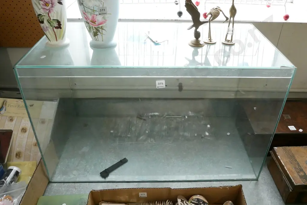 glass fish tank/display tank H-490 W-790 D-390 Image 1++
