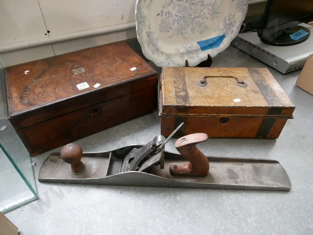restorer's writing slope, vintage cash box, Record No. 7 hand plane - missing parts Image 1++