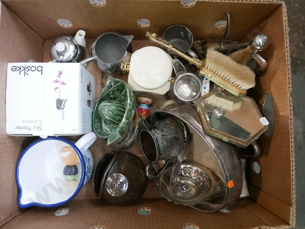 box; plated bowls, dressing table set, lemon squeezer, enamel jug etc Image 1++
