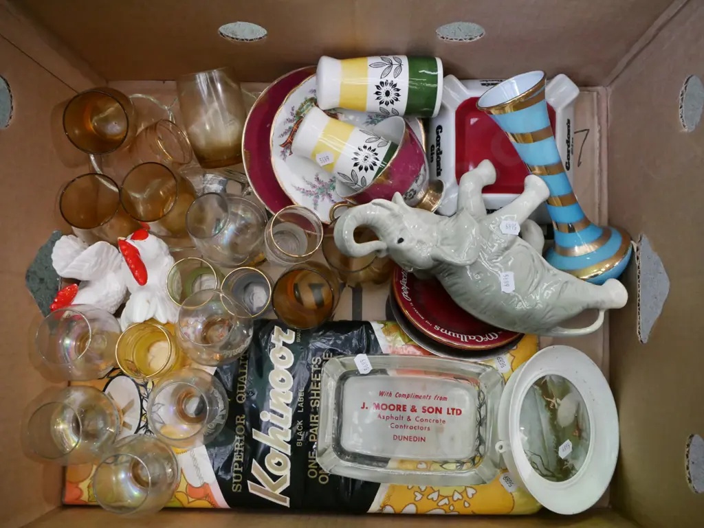 box; retro floral sheets, glass compss, ashtrays etc Image 1++