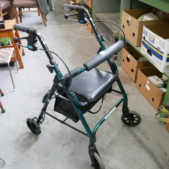 Cubro walking frame