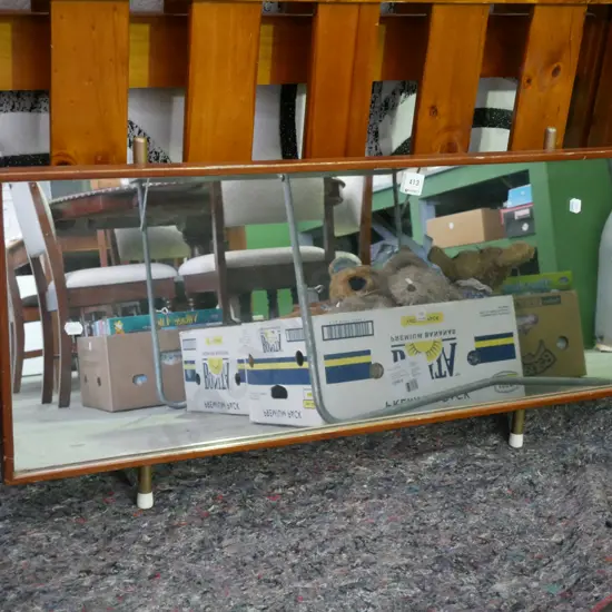 shoe shop mirror