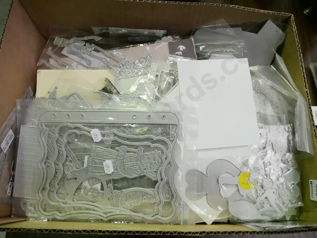 boz of crafter's stencils etc Image 1++