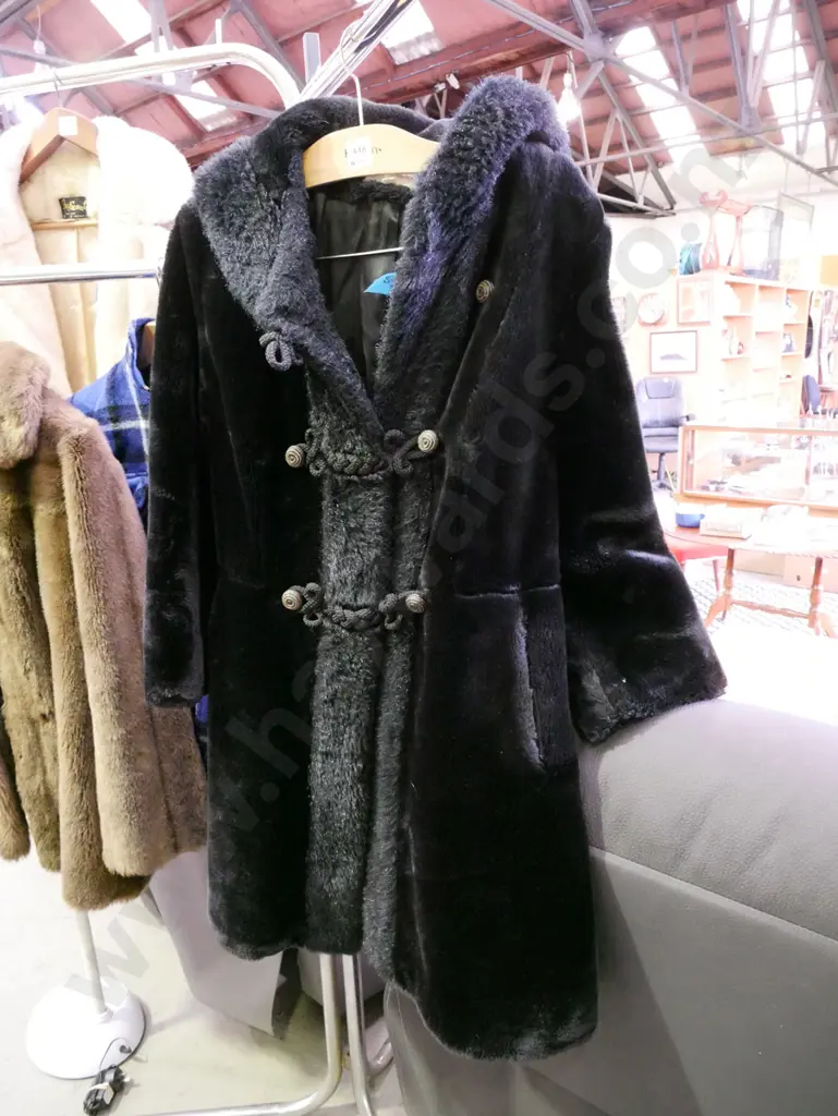ladies faux fur coat Image 1++