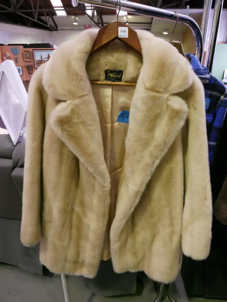 size 12 fur coat Image 1++