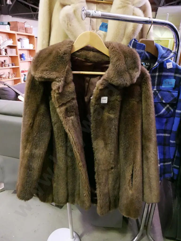 faux fur ladies coat Image 1++