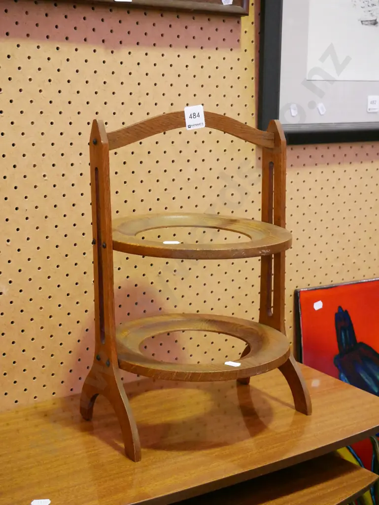 oak cake/plate stand Image 1++