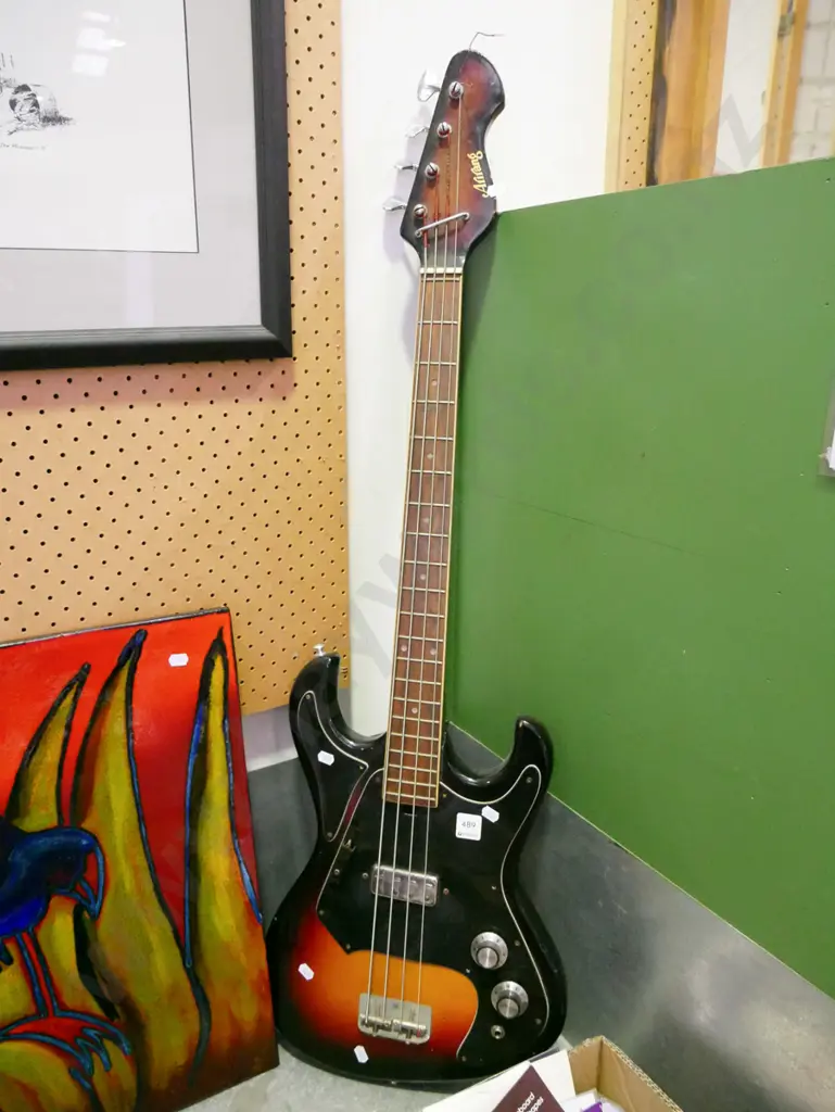 bass guitar Image 1++