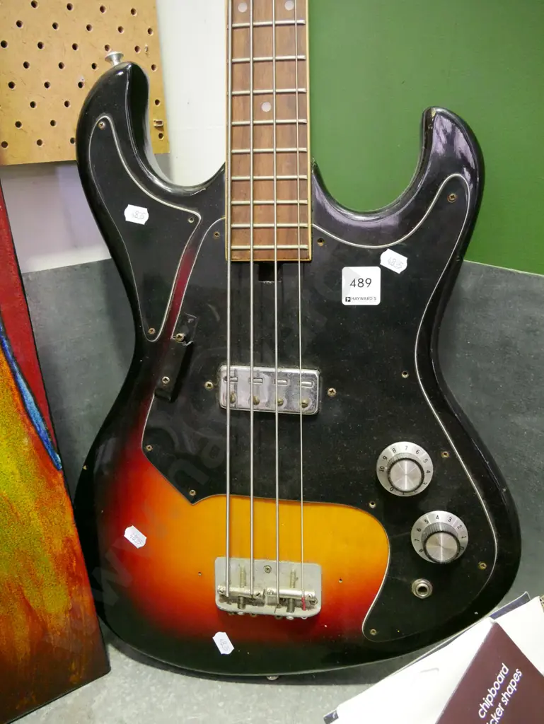 bass guitar Image 1++