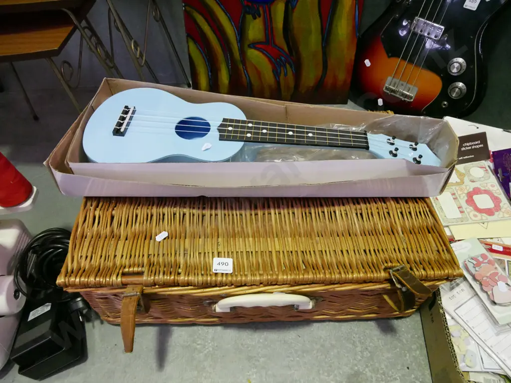 cane picnic hamper, ukelele Image 1++