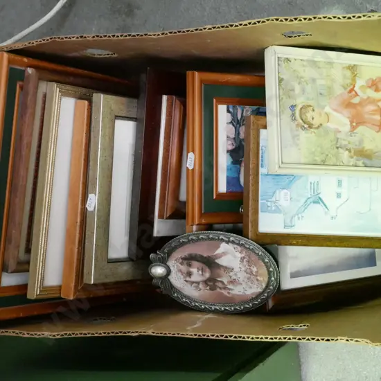 box; small prints