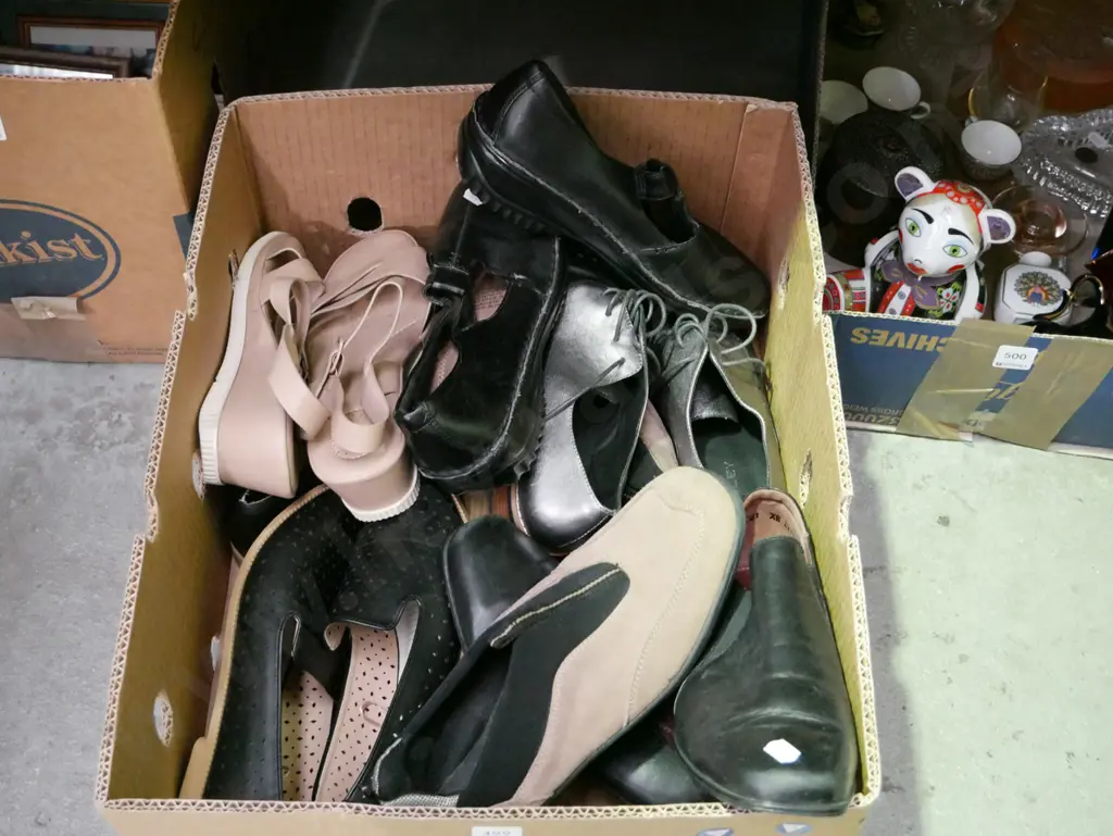 box; ladies shoes Image 1++