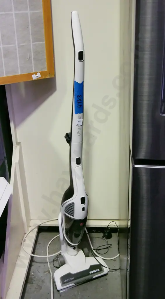 Hoover stick vacuum Image 1++
