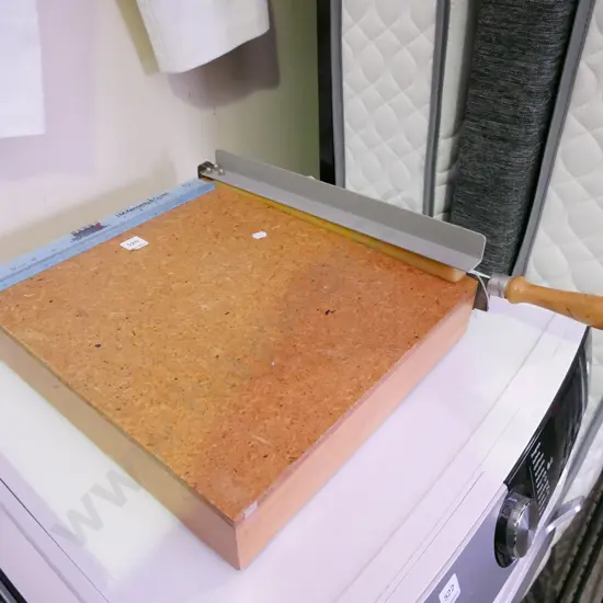 guillotine