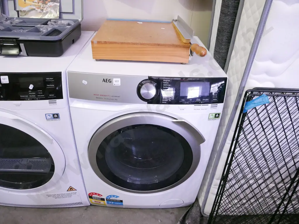 AEG 8000 series Lavamat front load washing machine Image 1++