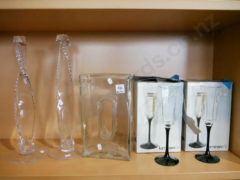 glass vase, 1980s champagne flutes, pair of candlesticks H-380 Image 1++